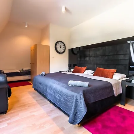 Lovely 4-bedroom Flat In Historical Center With Stunning View * Trenčín