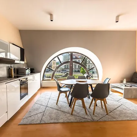 Apartment Lovely 4-bedroom Flat In Historical Center With Stunning View *